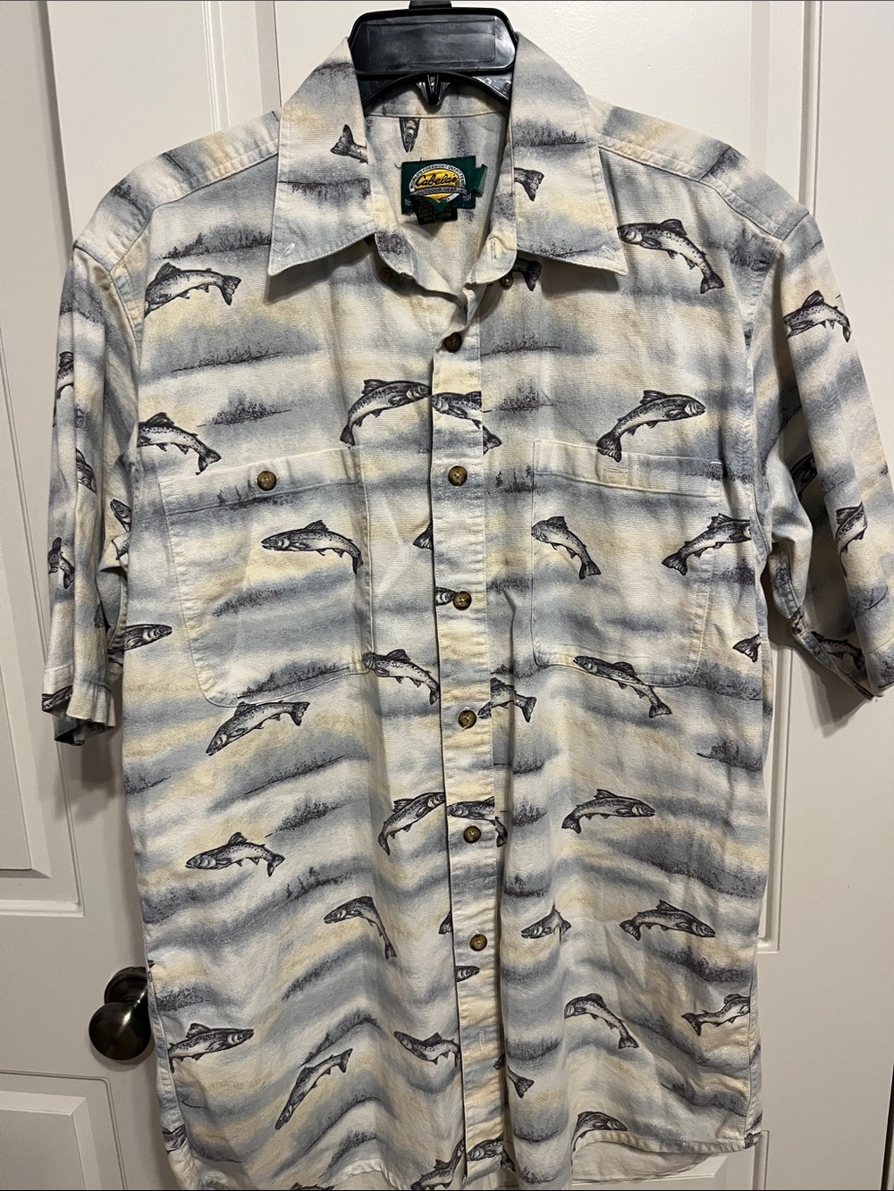 Cabela's Short-Sleeve Fish Print Button-Down Shirt - Cream & Gray